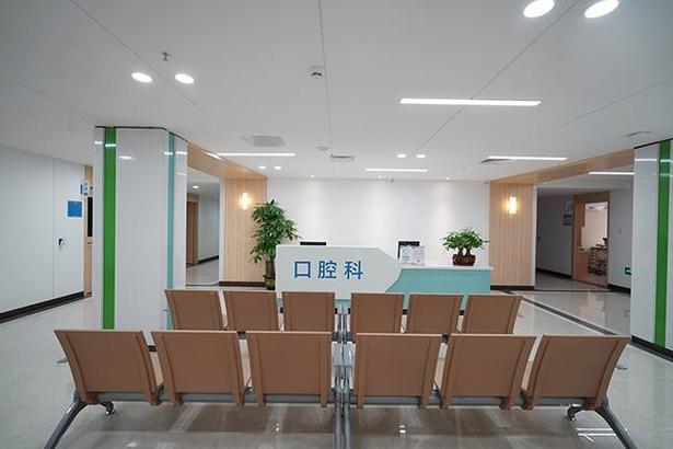 深圳做骨性龅牙矫正,这几家公立医院和专科口碑不错