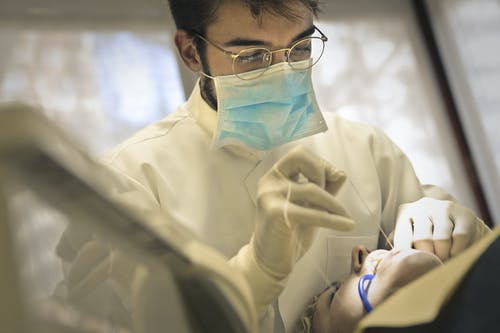 深圳半口牙种植需要几颗?All-on-4技术4颗就够了,费用详解